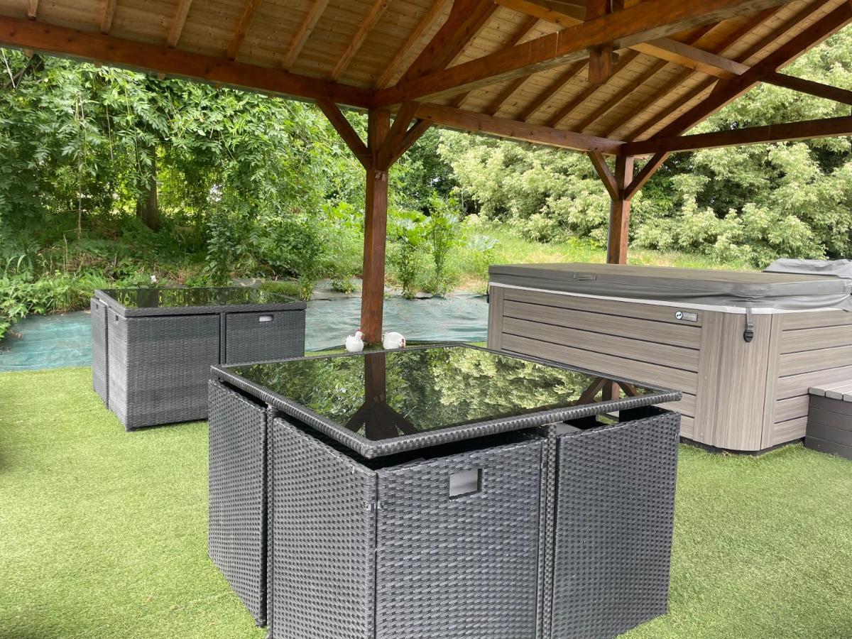 Gite De Solama Avec Spa Balleville Kültér fotó