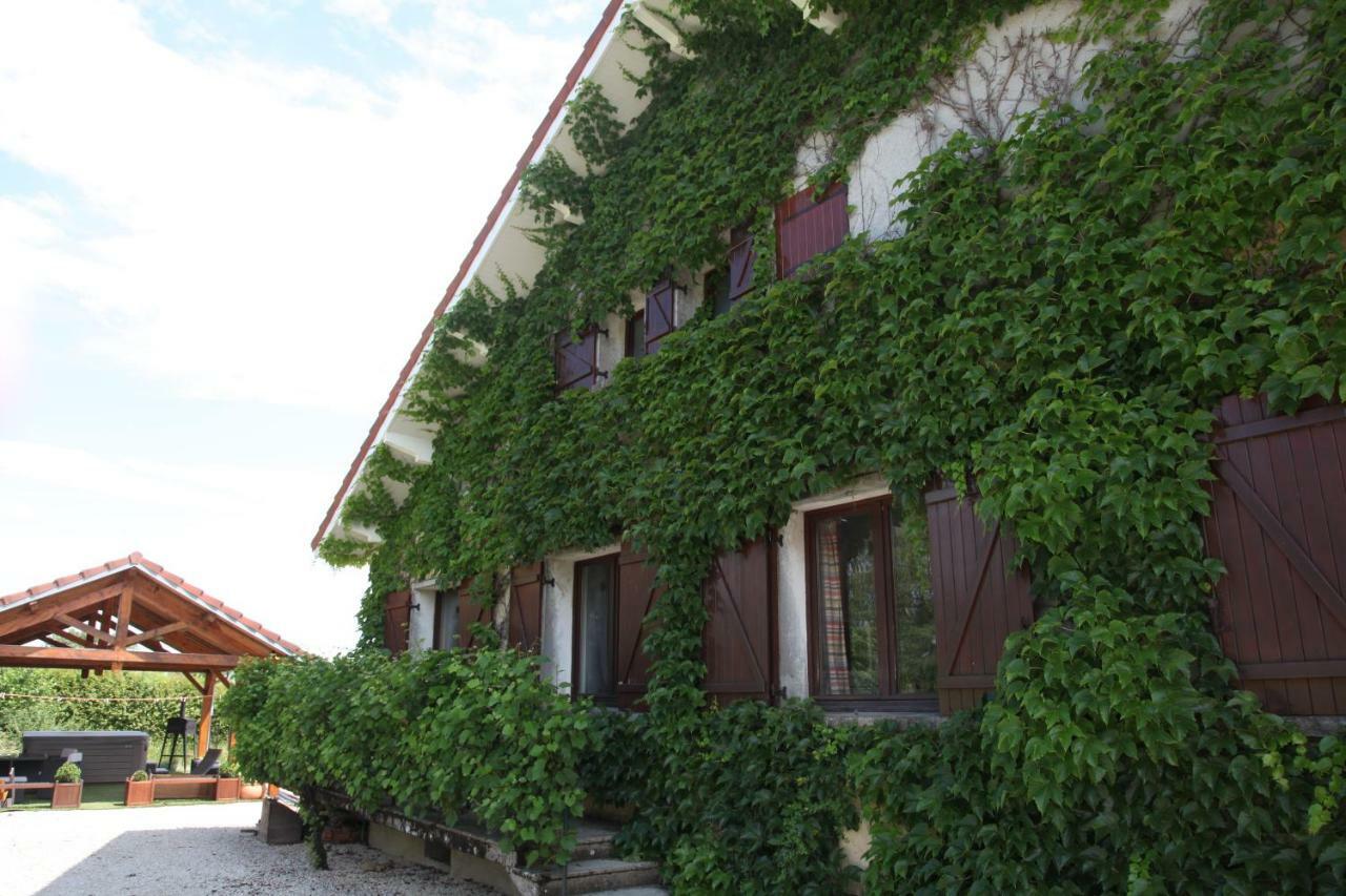 Gite De Solama Avec Spa Balleville Kültér fotó